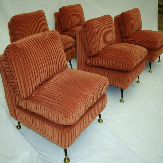 Poltrona dalla forma compatta, rosso, per la casa