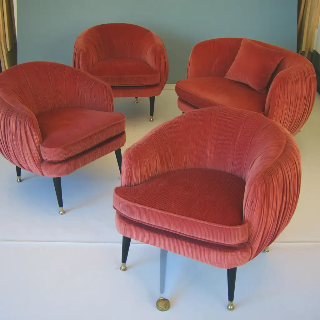 Poltrona dalle linee moderne, rosso, per la casa